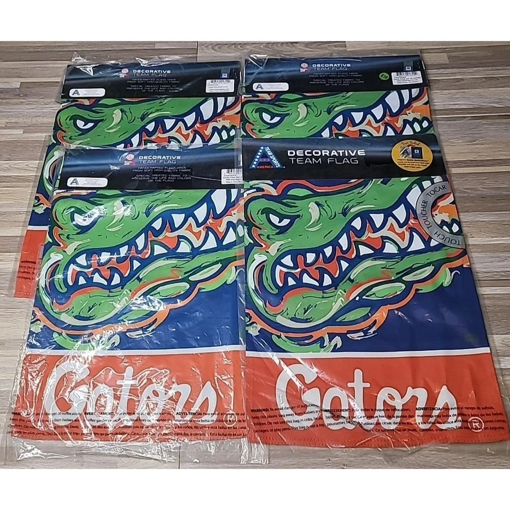 HUGE LOT of Florida Gators Decor! 5 Team Flags, 4‎ Sets of Wall Decals ALL NEW